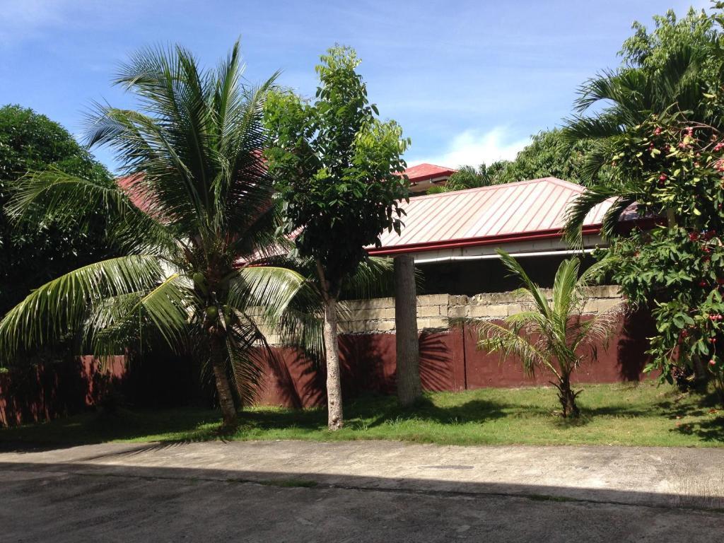 Ladaga Inn & Restaurant Panglao Island Exterior photo